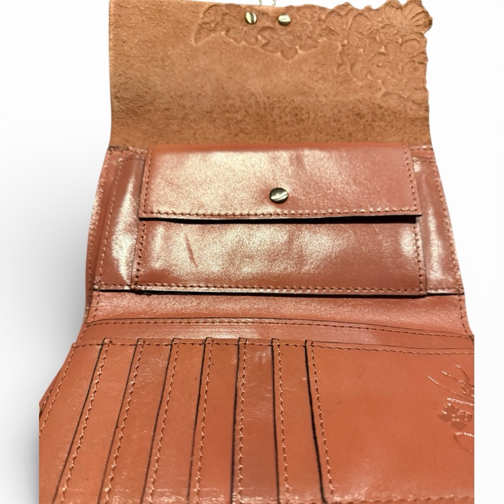 Patricia Nash Pink Floral Embossed Clutch - Picture 2 of 9